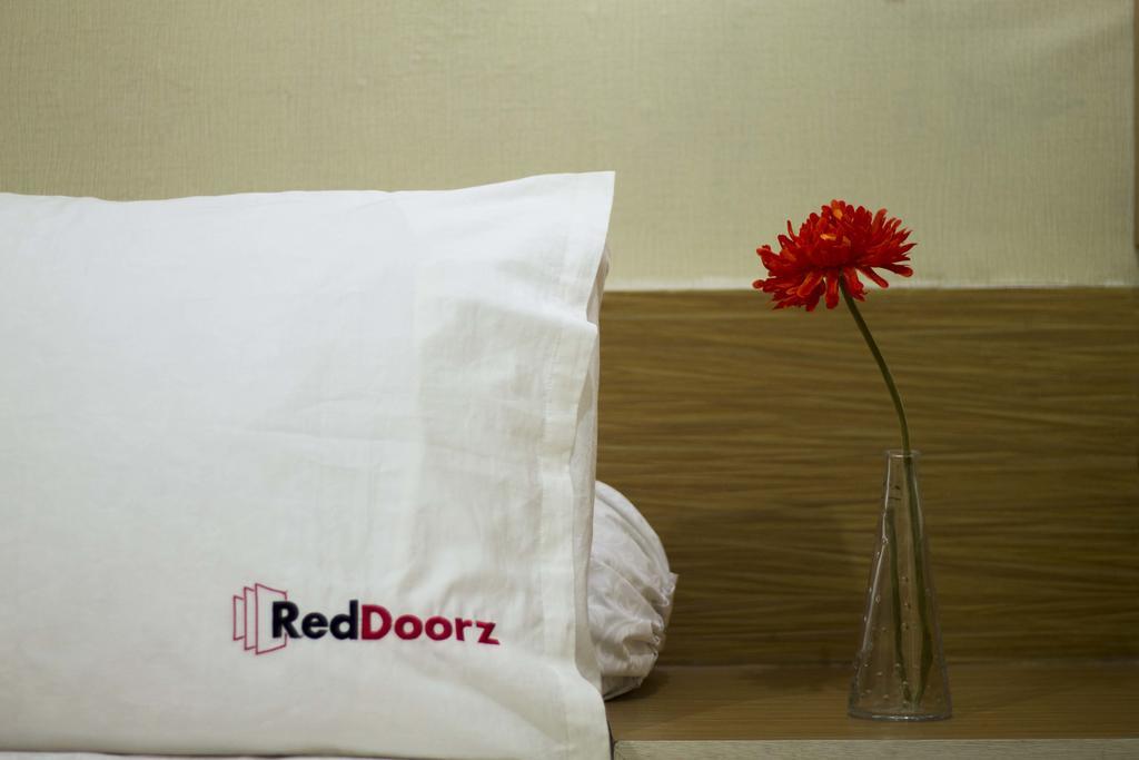 万隆 Reddoorz Near Tegalega Park酒店 外观 照片